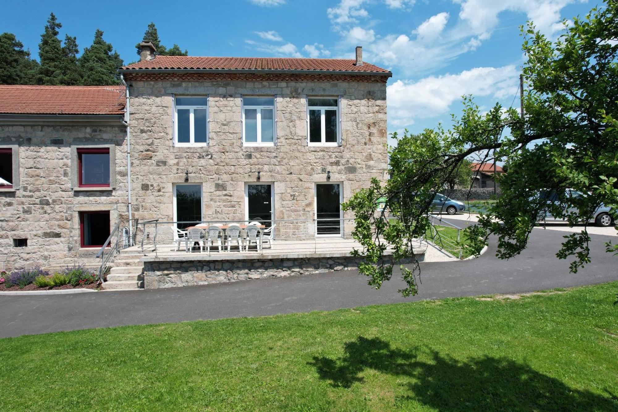 La Bonne Adresse Hotell Sainte-Sigolene Eksteriør bilde